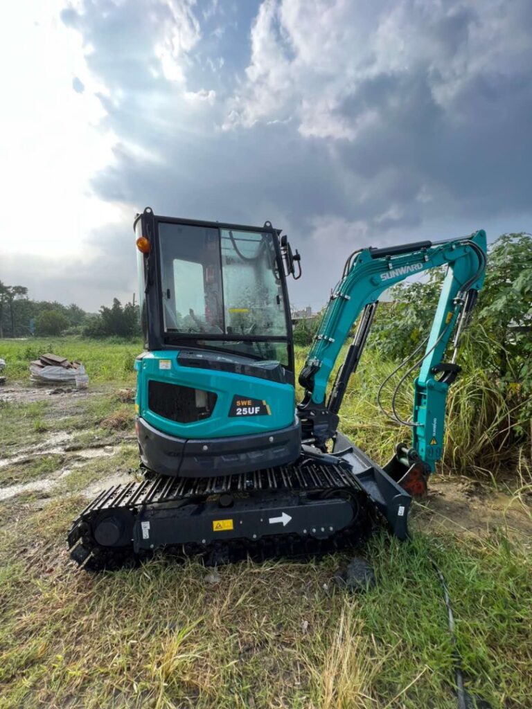 Мини-экскаватор SWE25UF