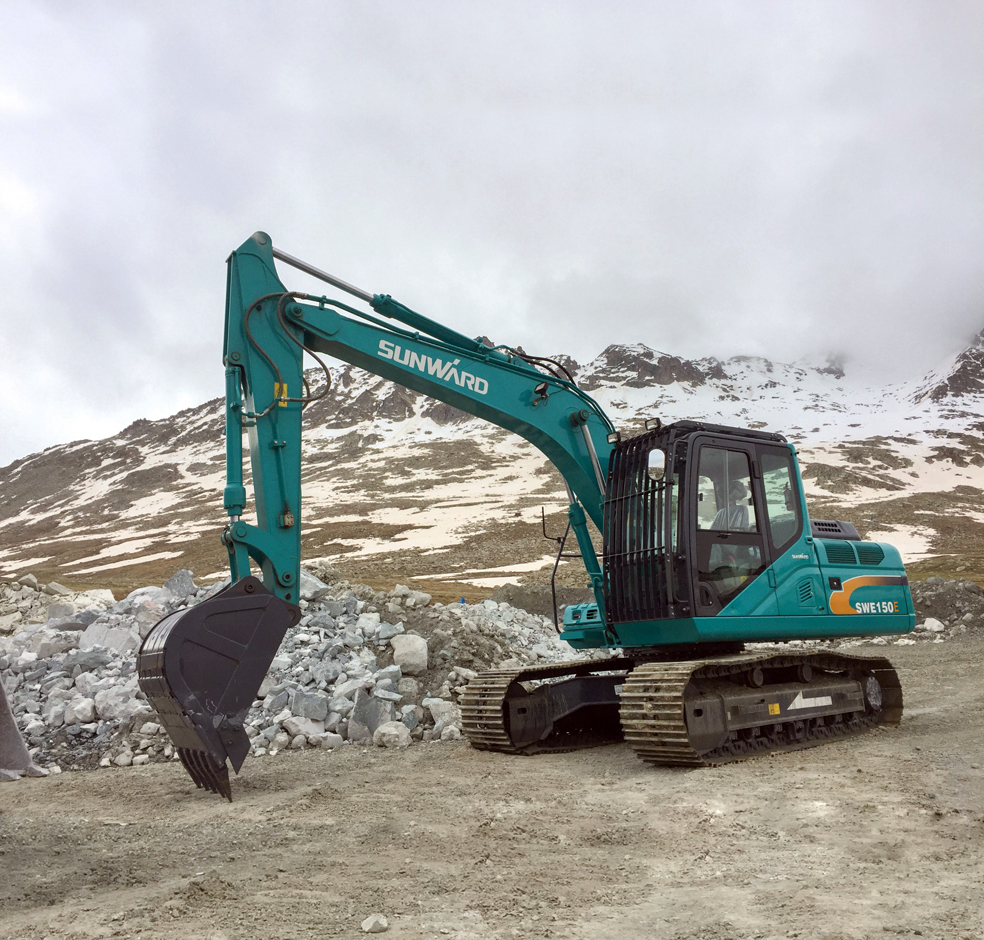 Компактный экскаватор SWE150E