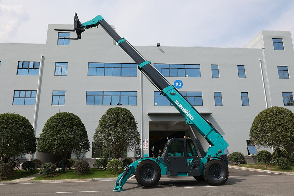 Телескопический погрузчик SWTH4517