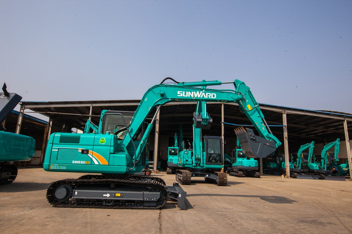 Компактный экскаватор SWE80E9