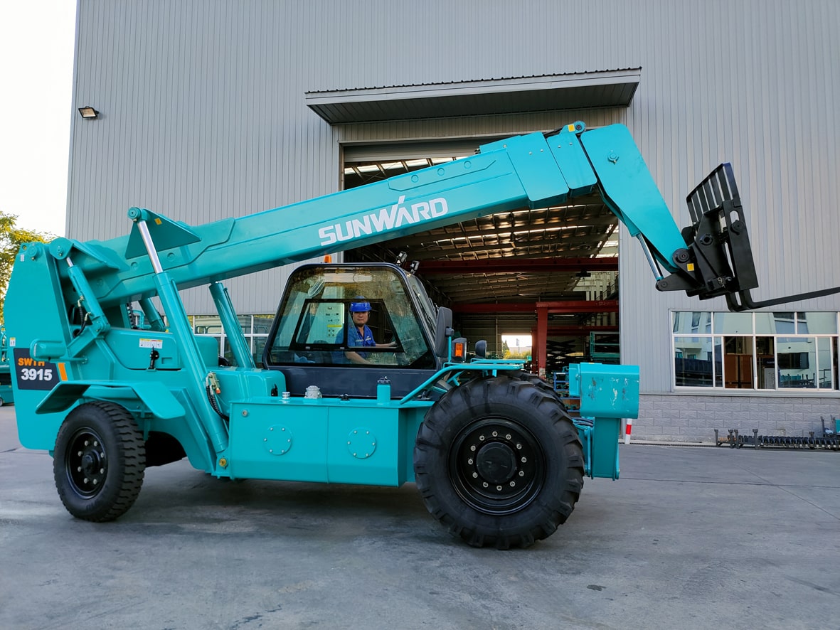 Телескопический погрузчик SWTH3915
