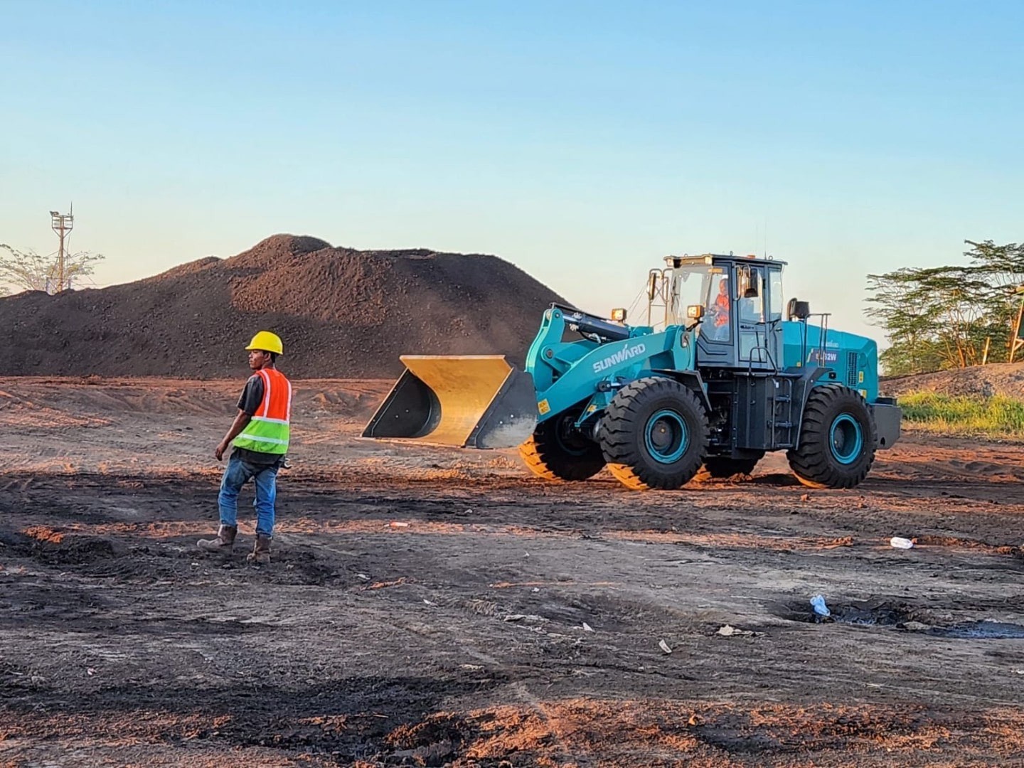 Фронтальный погрузчик SL52W