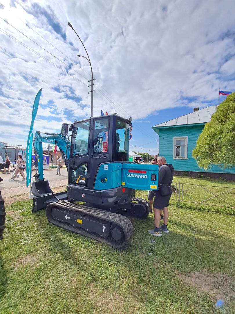 Мини-экскаватор SWE35UF