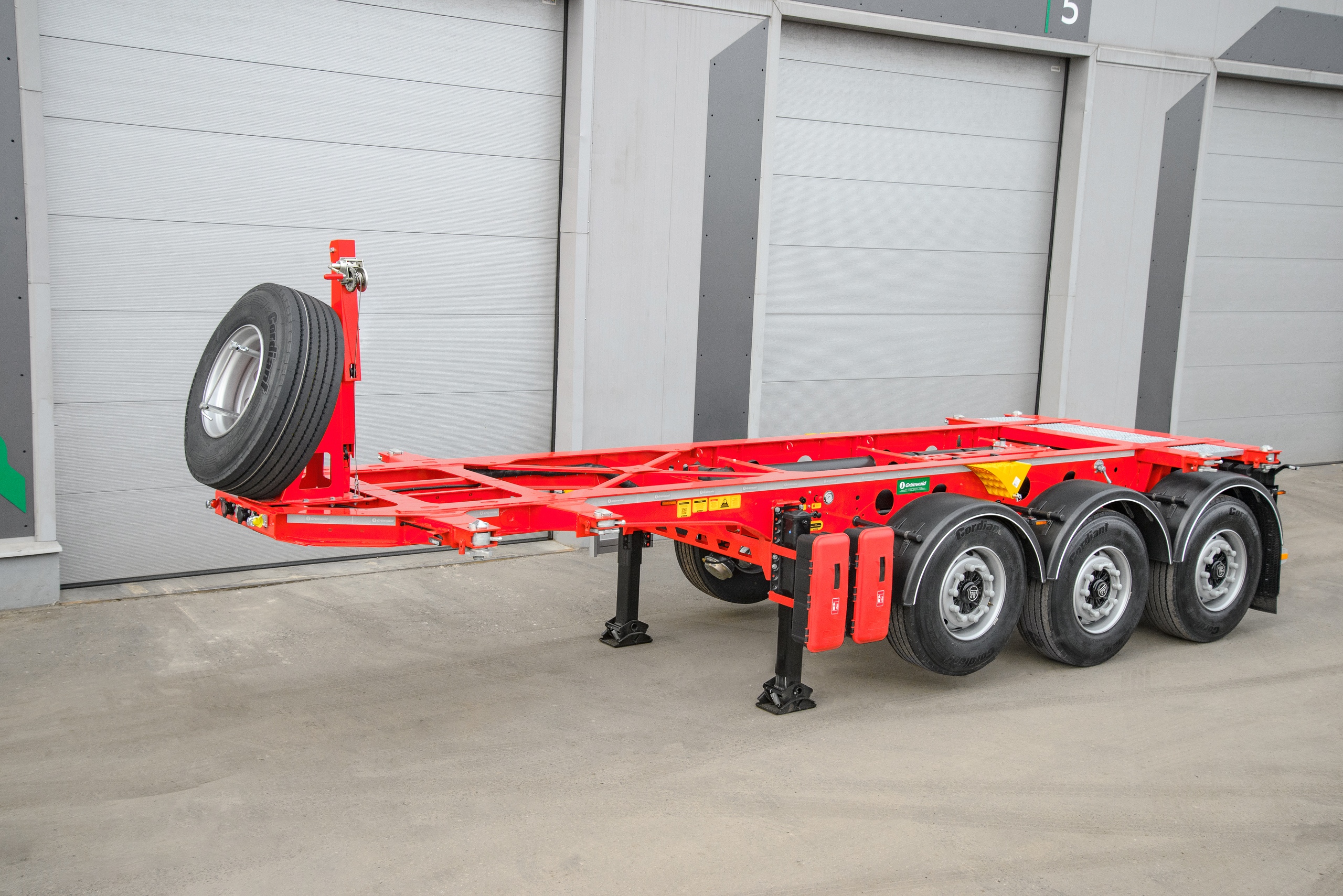 Полуприцеп танк- контейнеровоз Grunwald Gr.TC S3 20FT