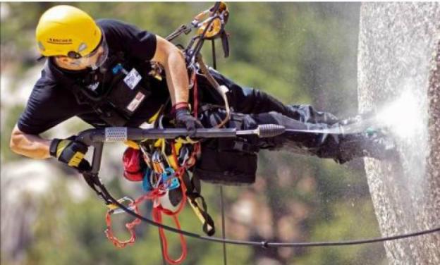 Прочистка, очистка, мойка рекламных конструкций, щитов