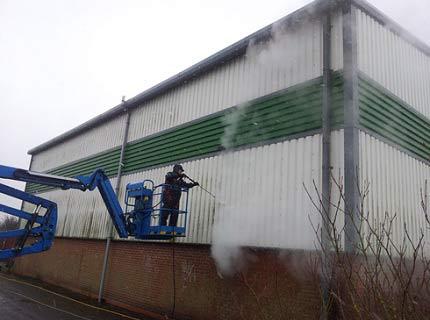 Очистка от изоляции труб, фасадов