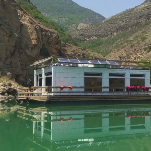 Дизайнерский хаусбот Остров-80