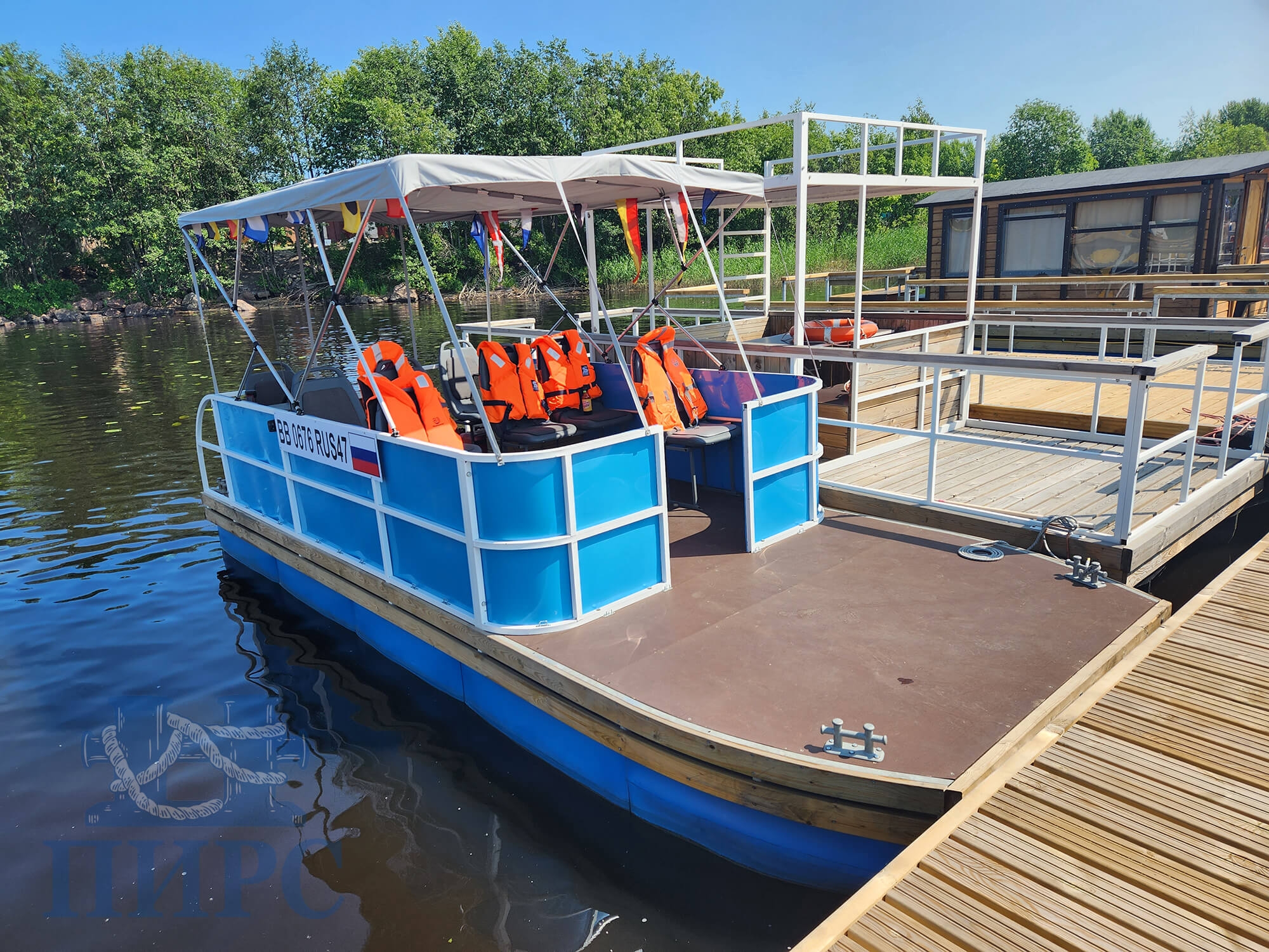 Понтонный катамаран Бриз-15 для перевозки пассажиров