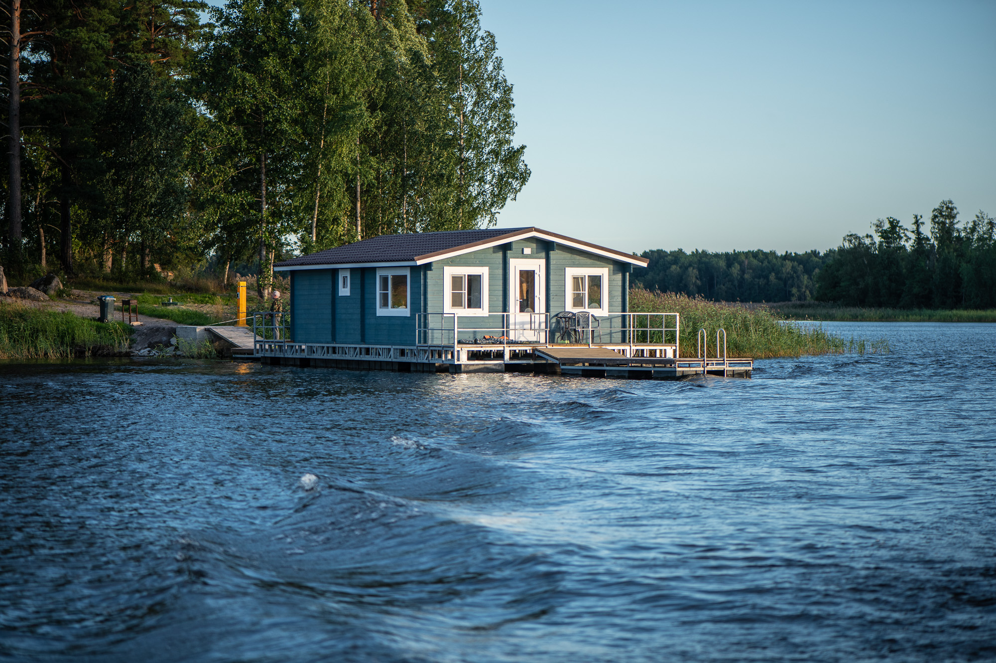Большой плавучий дом Остров-90