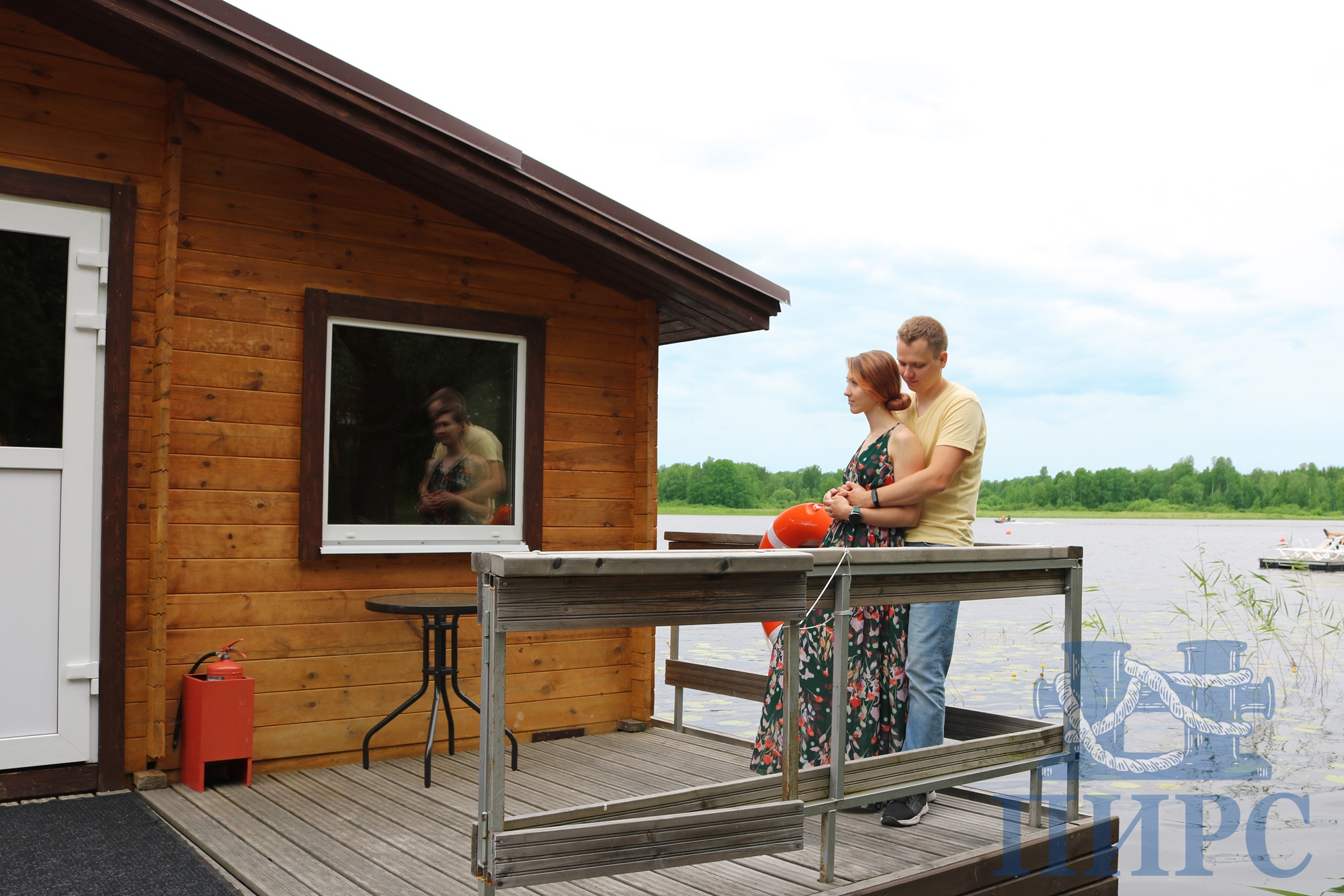 Большой плавучий дом Остров-90