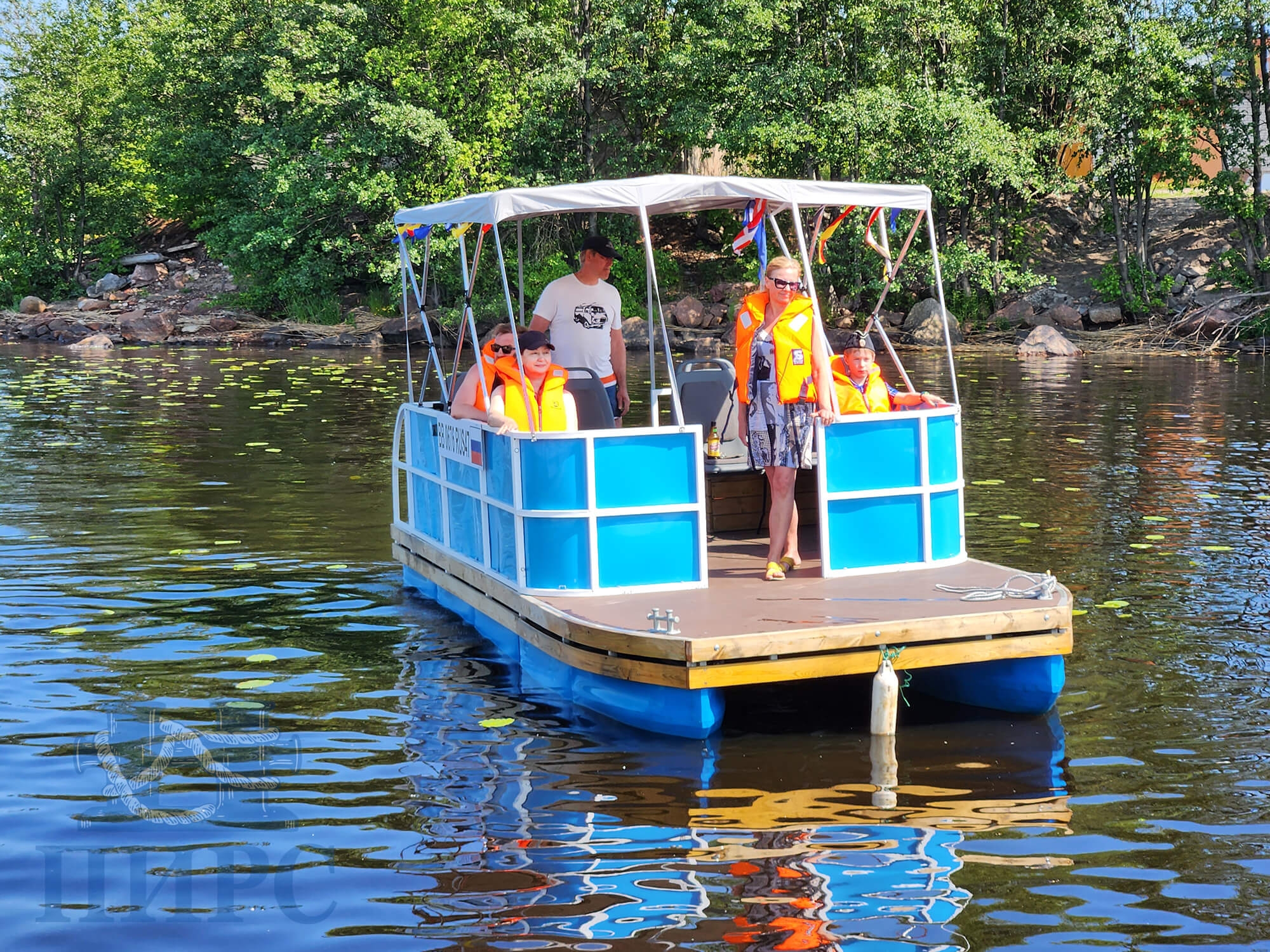 Понтонный катамаран Бриз-15 для перевозки пассажиров
