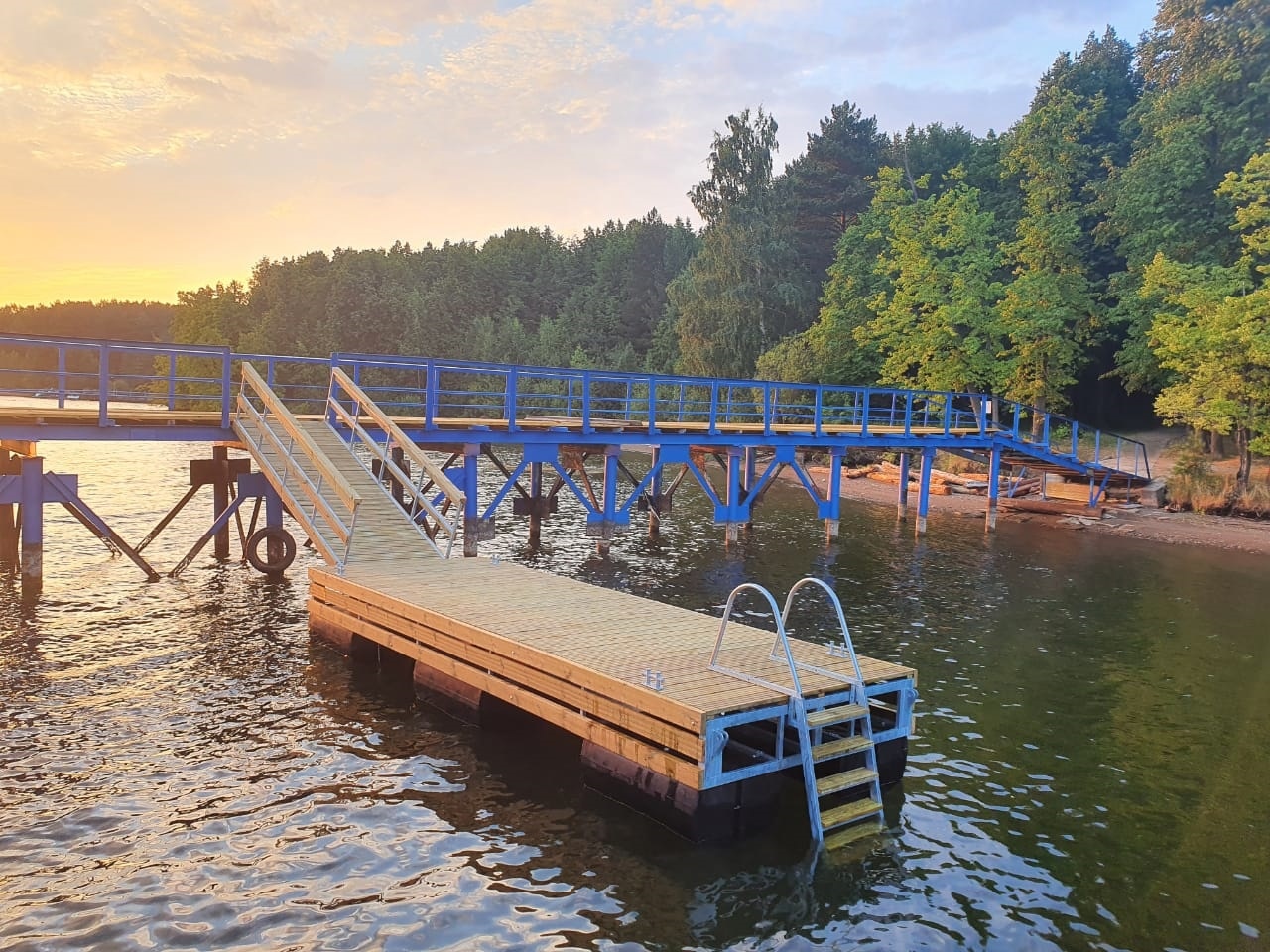 Многофункциональный плавучий причал Залив-15