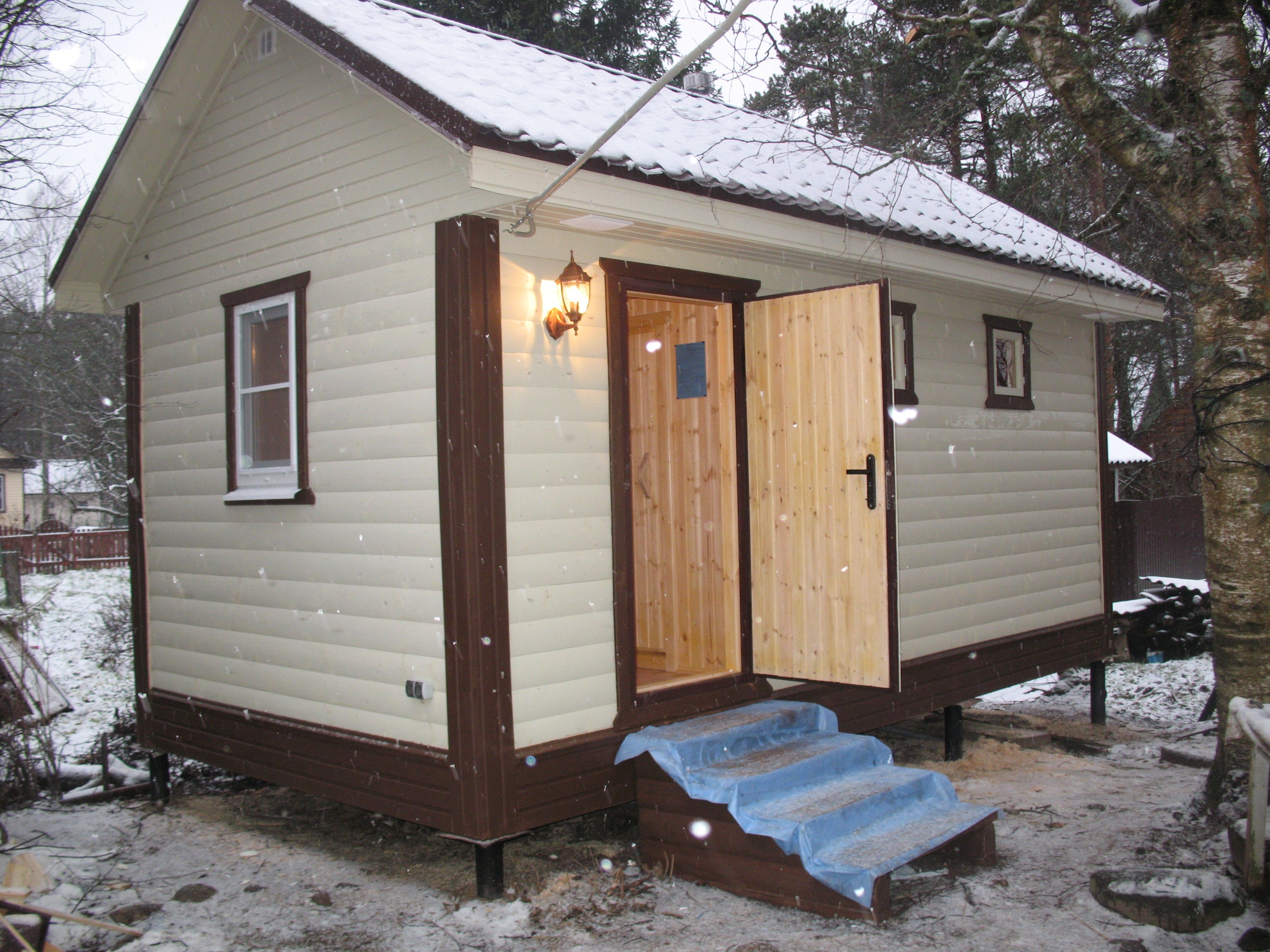 Сруб бани 3х6м из профилированного бруса 100х150мм