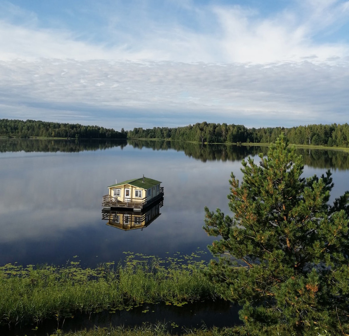 Большой плавучий дом Остров-90