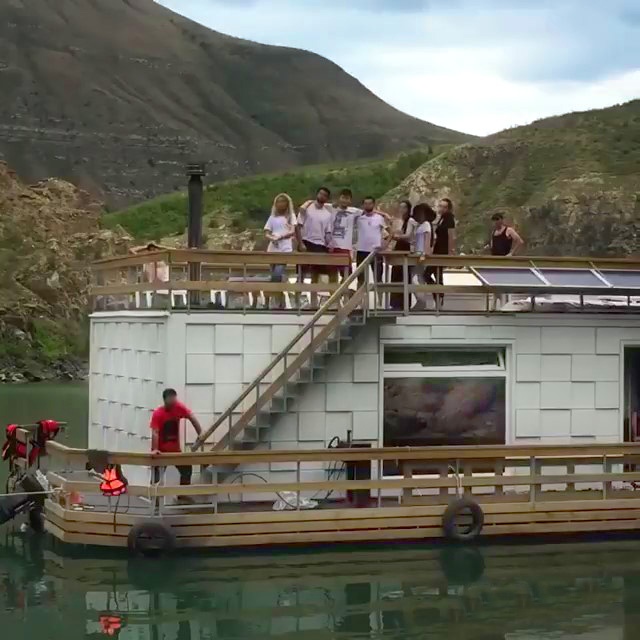 Дизайнерский хаусбот Остров-80