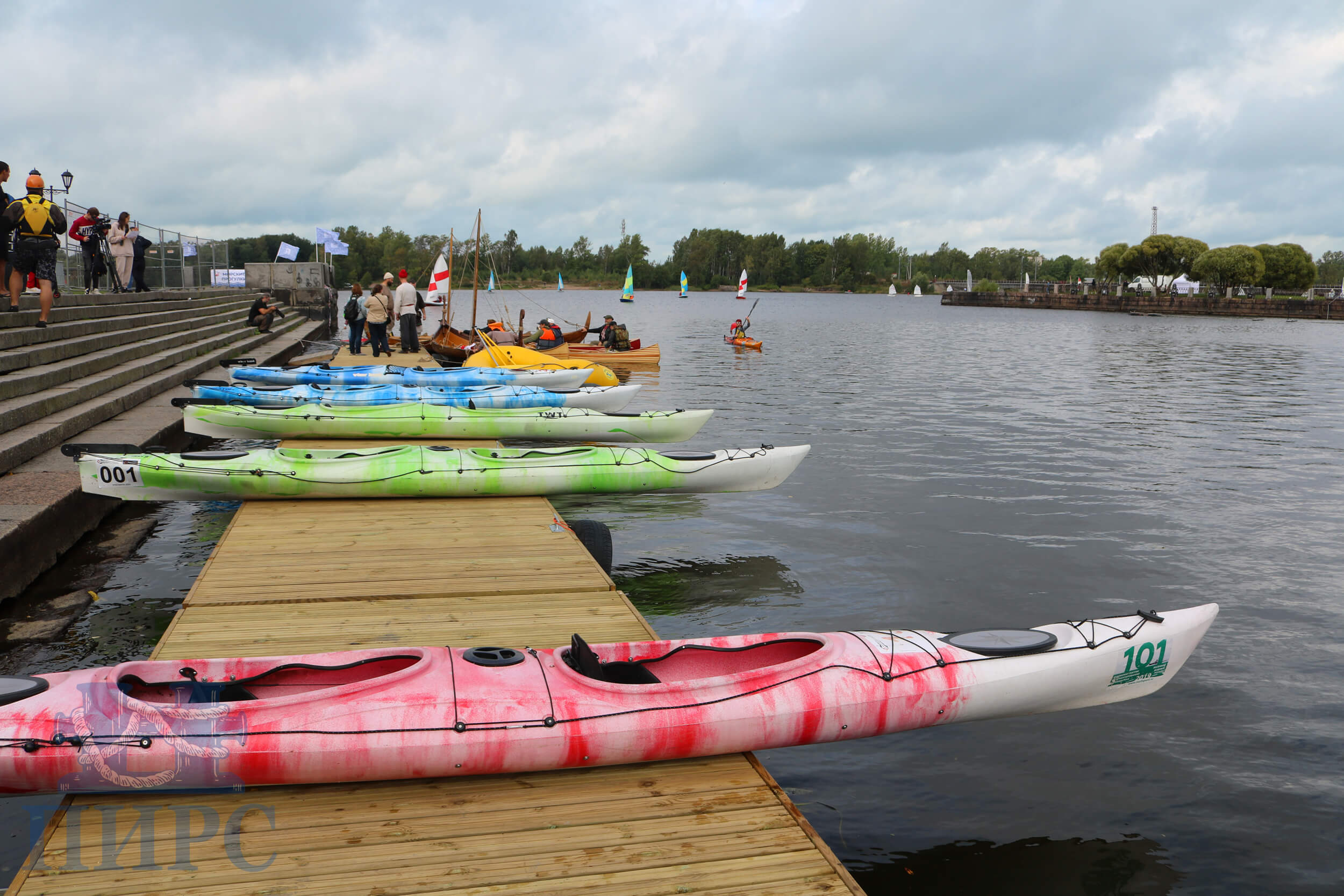 Понтонный причал для байдарок, лодок и катеров Лиман-12
